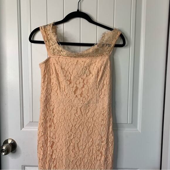 Lulu’s peach romantic heart off shoulder lace mermaid maxi gown dress medium - Picture 3 of 7